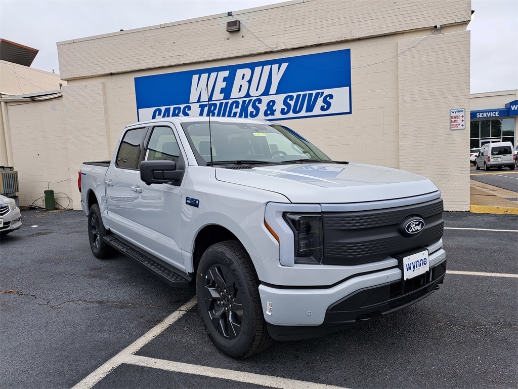 2025 Ford F-150 Lightning Flash's photo