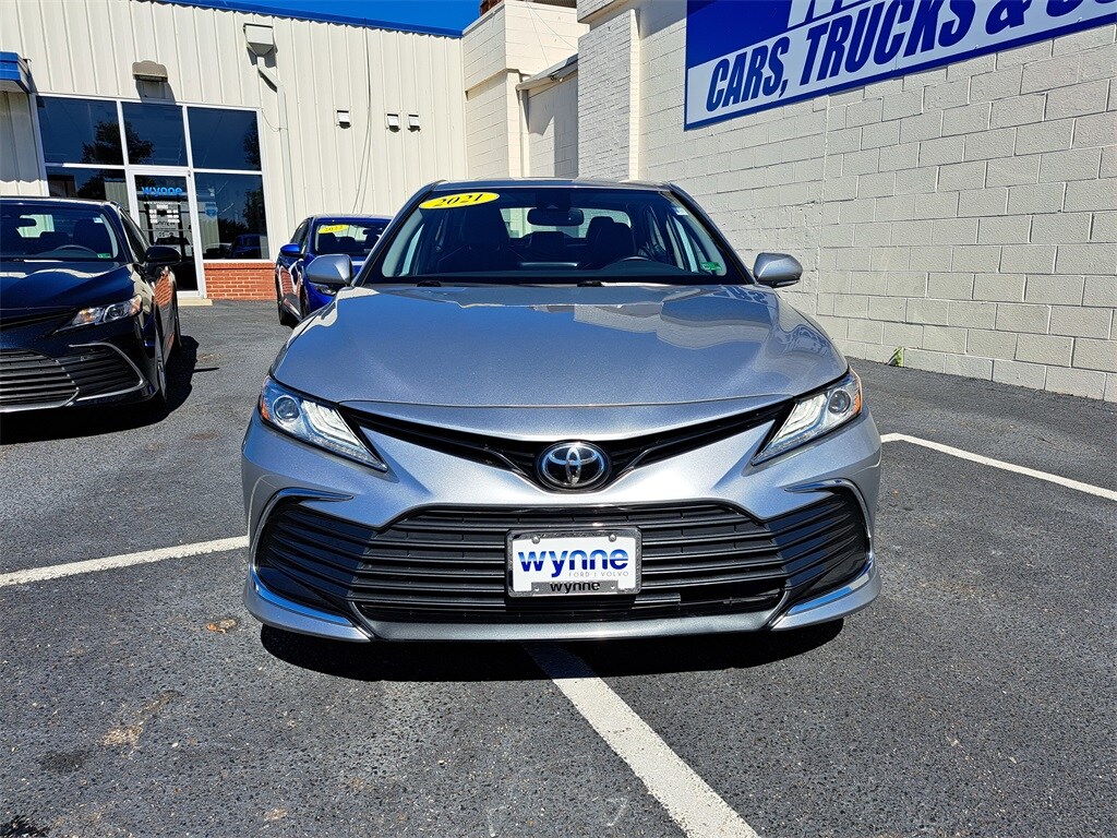 2021 Toyota Camry XLE photo 2