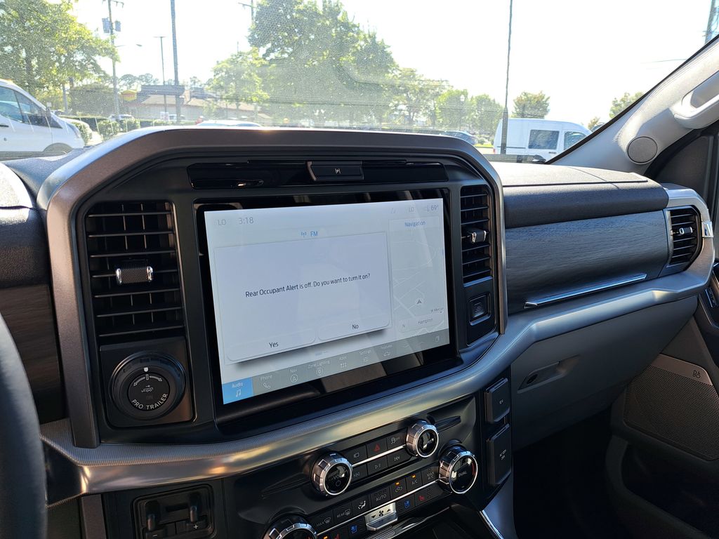 2025 Ford F-150 Lariat - Photo 10