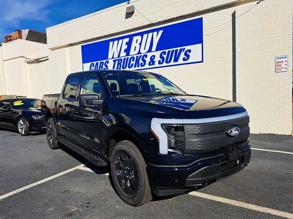 2025 Ford F-150 Lightning Flash's photo
