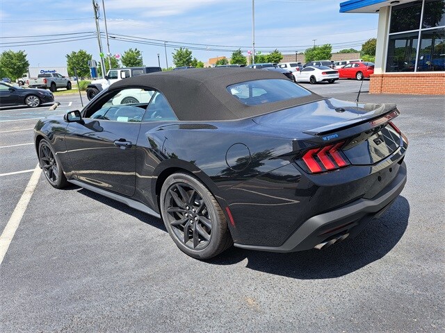 2025 Ford Mustang GT Premium Convertible photo 4