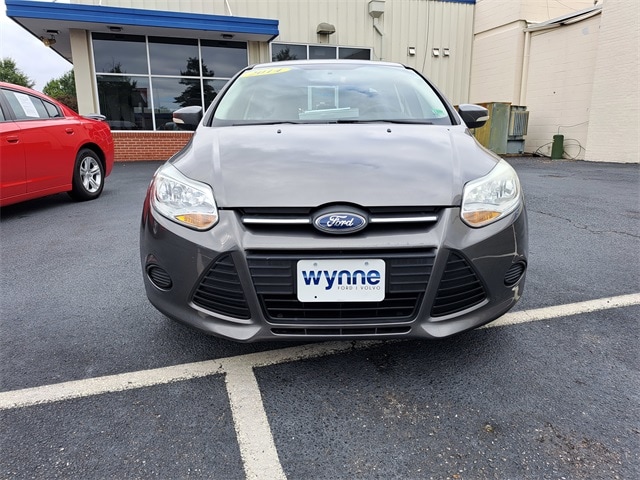 Used 2014 Ford Focus SE with VIN 1FADP3F2XEL449592 for sale in Hampton, VA