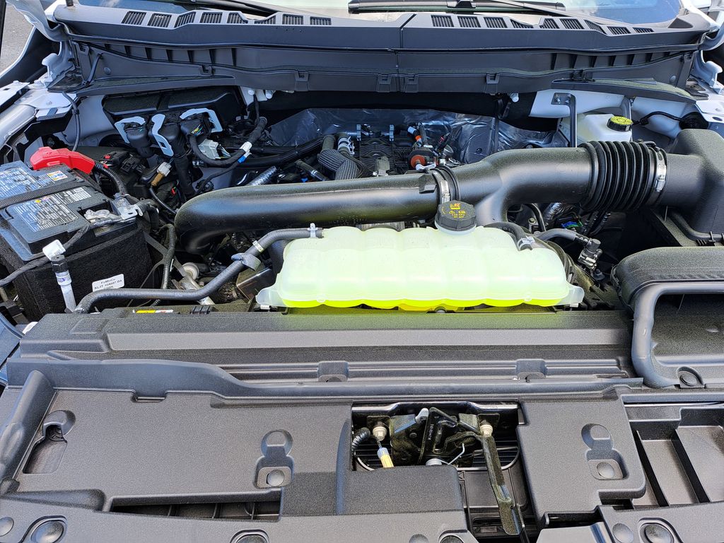 2025 Ford F-150 Platinum - Photo 14