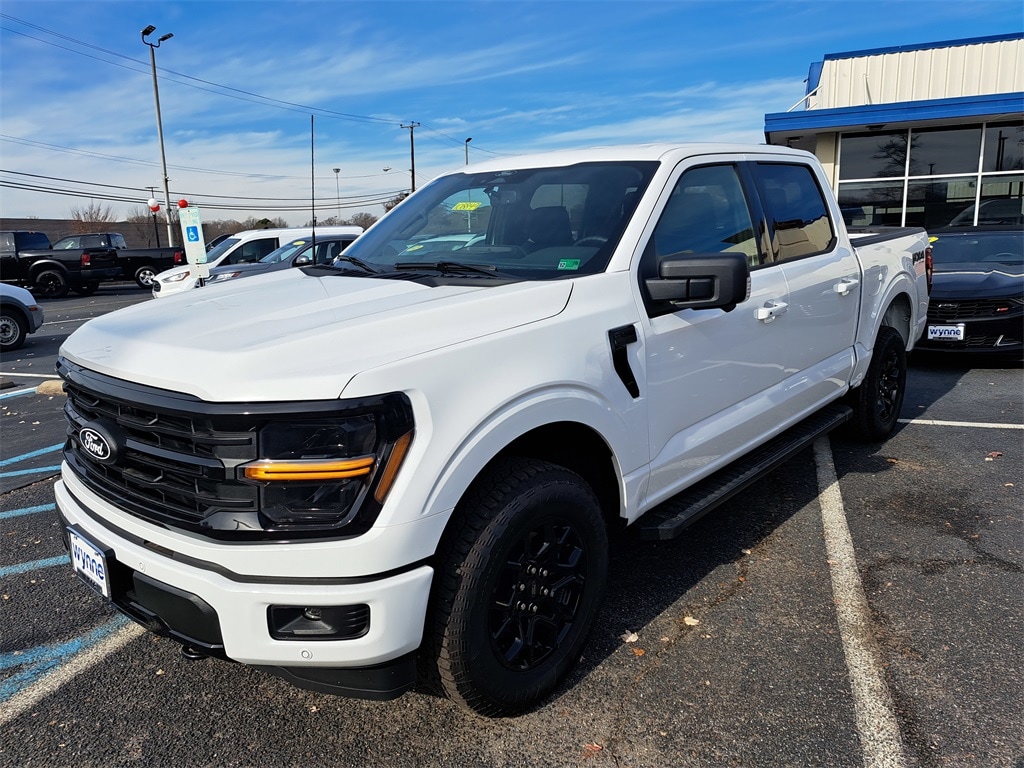 New 2025 Ford F-150 XLT Truck SuperCrew Cab