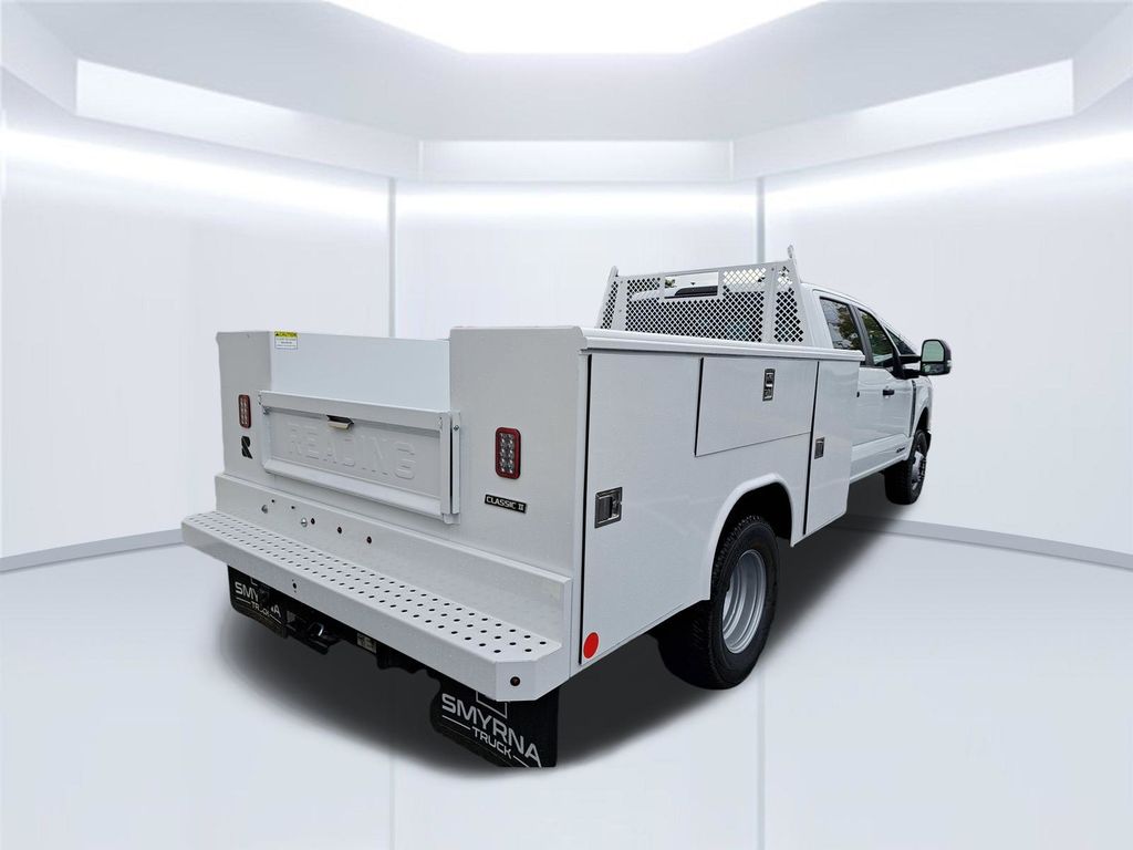 2025 Ford F-350 Super Duty Chassis Cab XL - Photo 7