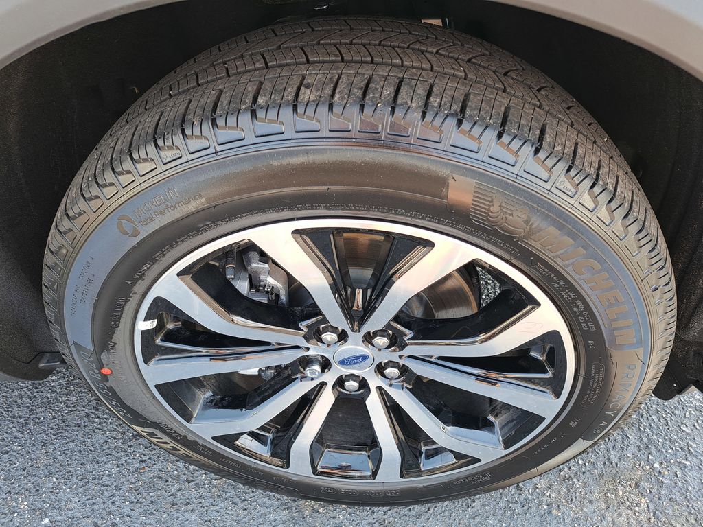 2026 Ford Explorer ST-Line - Photo 17
