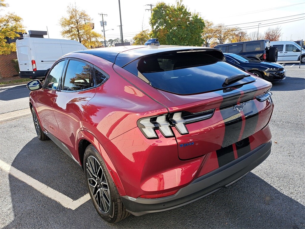 2025 Ford Mustang Mach-E Premium photo 4