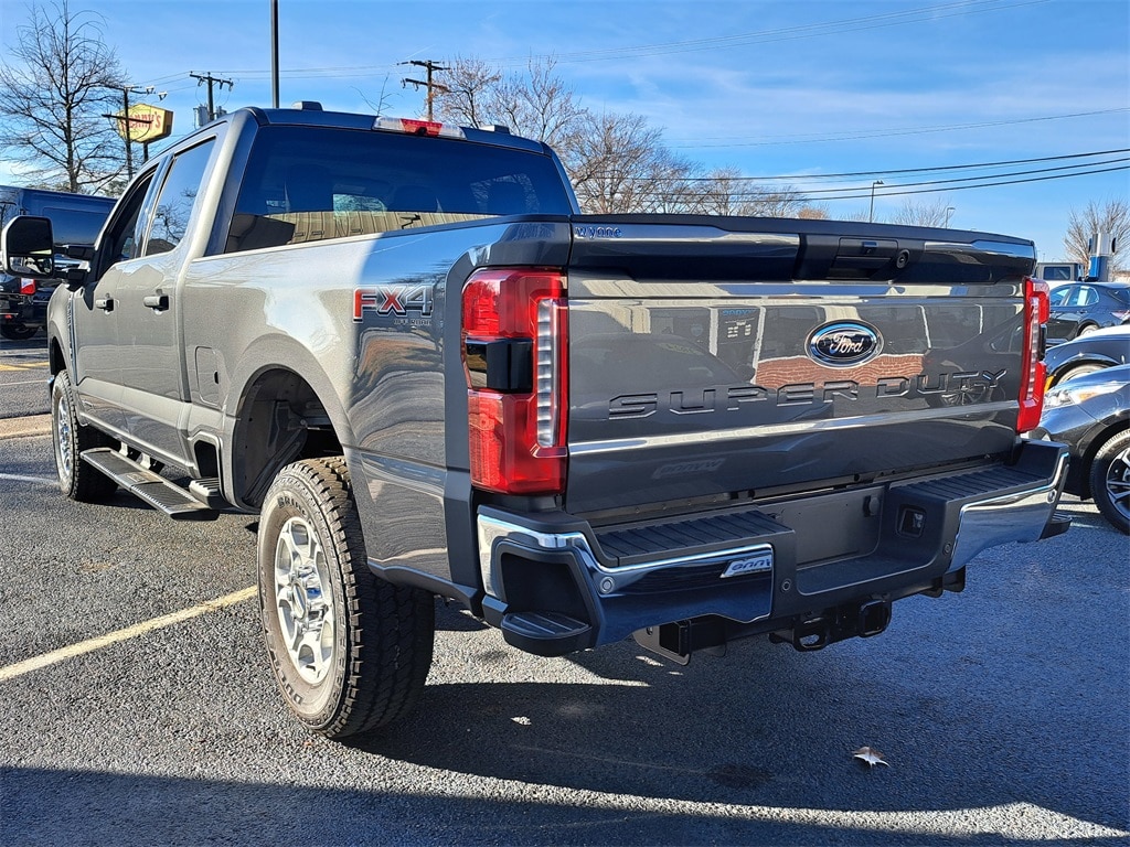 New 2026 Ford F-250 XLT Truck Crew Cab