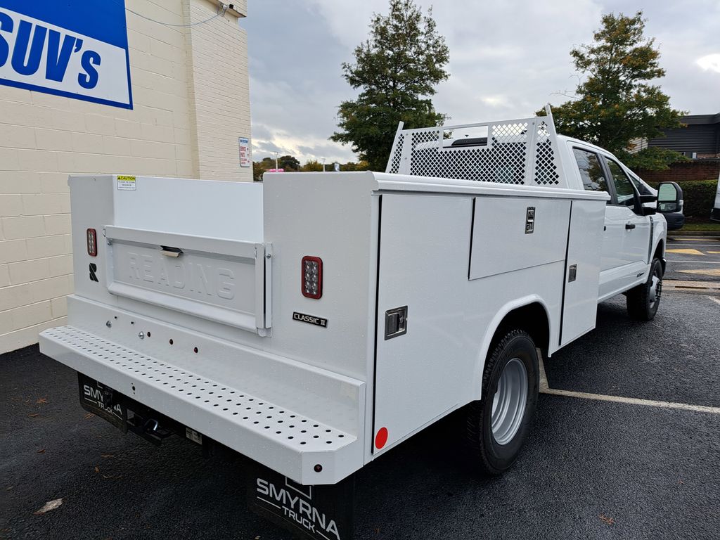 2025 Ford F-350 Super Duty Chassis Cab XL - Photo 6