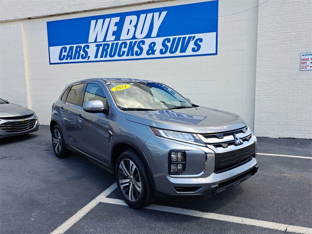 2024 Mitsubishi Outlander Sport SE's photo