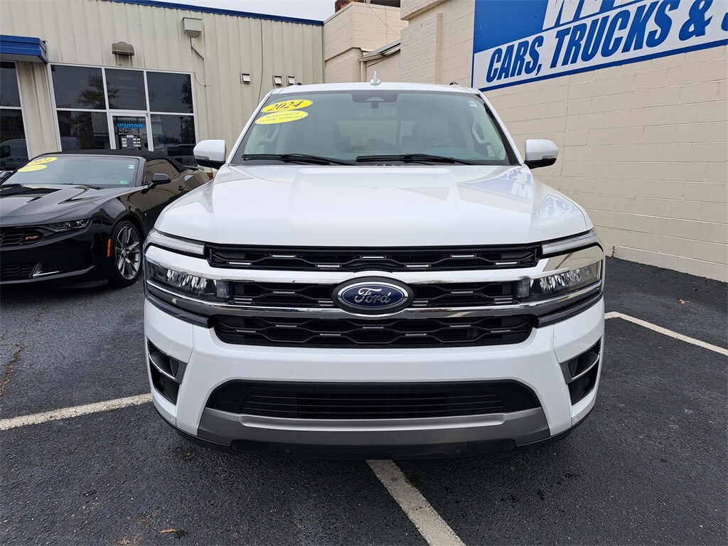 2024 Ford Expedition Limited photo 2