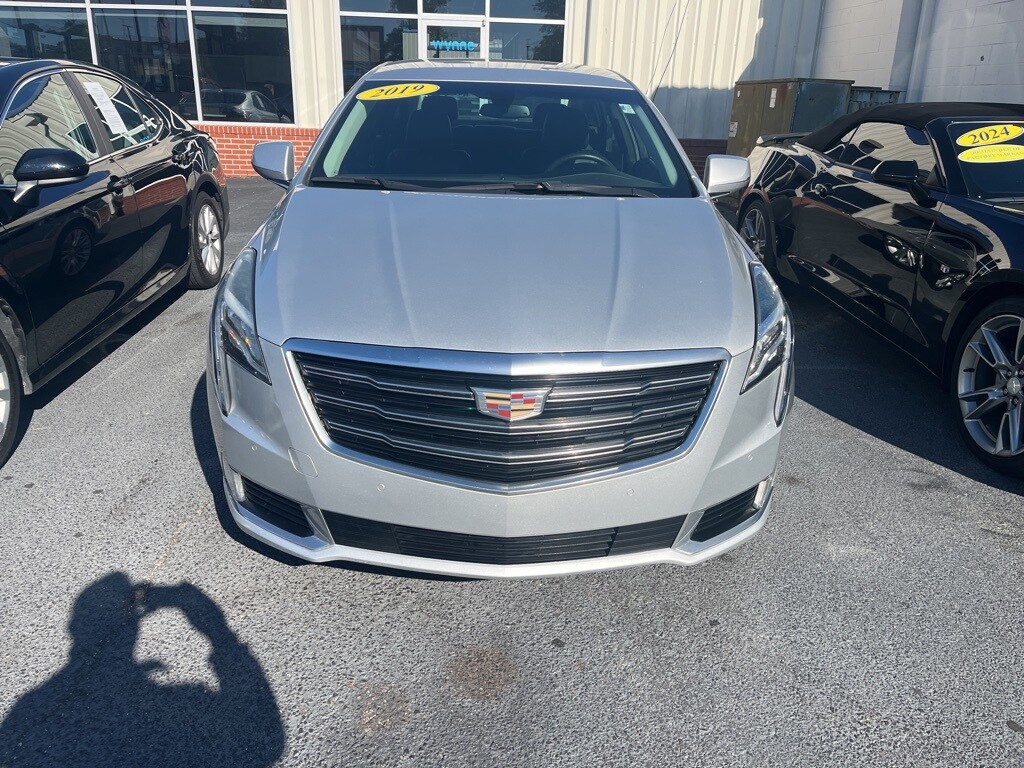 2019 Cadillac XTS Luxury photo 2