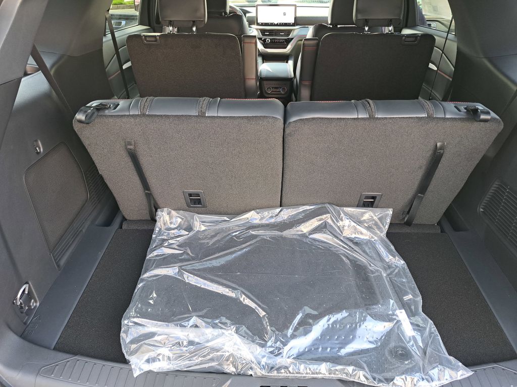 2026 Ford Explorer ST-Line - Photo 15