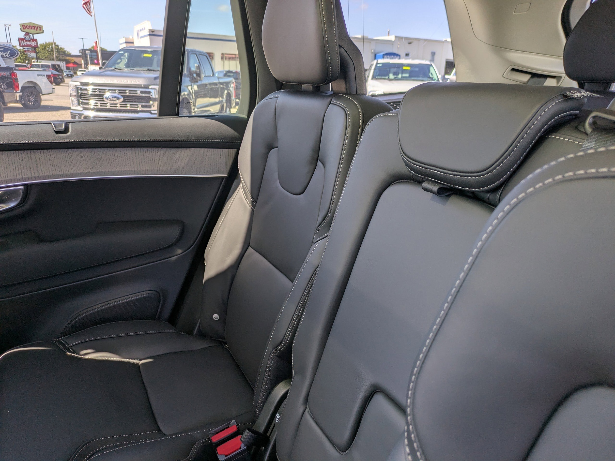 2026 Volvo XC90 Ultra - Photo 13