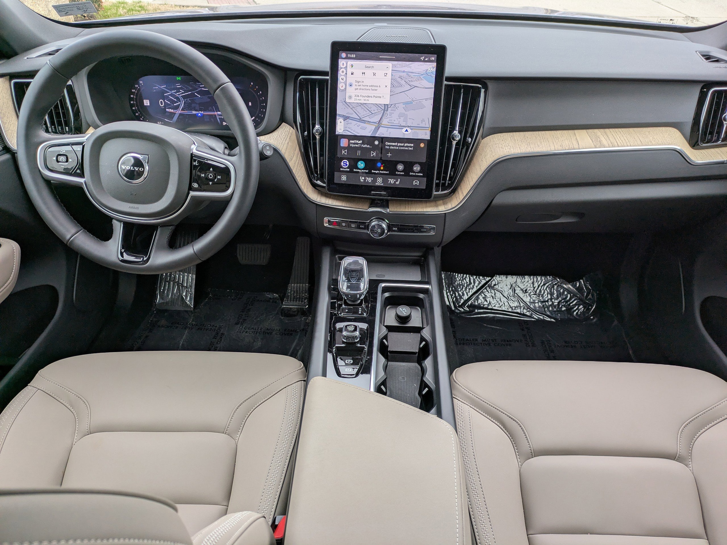 2026 Volvo XC60 Plus - Photo 14