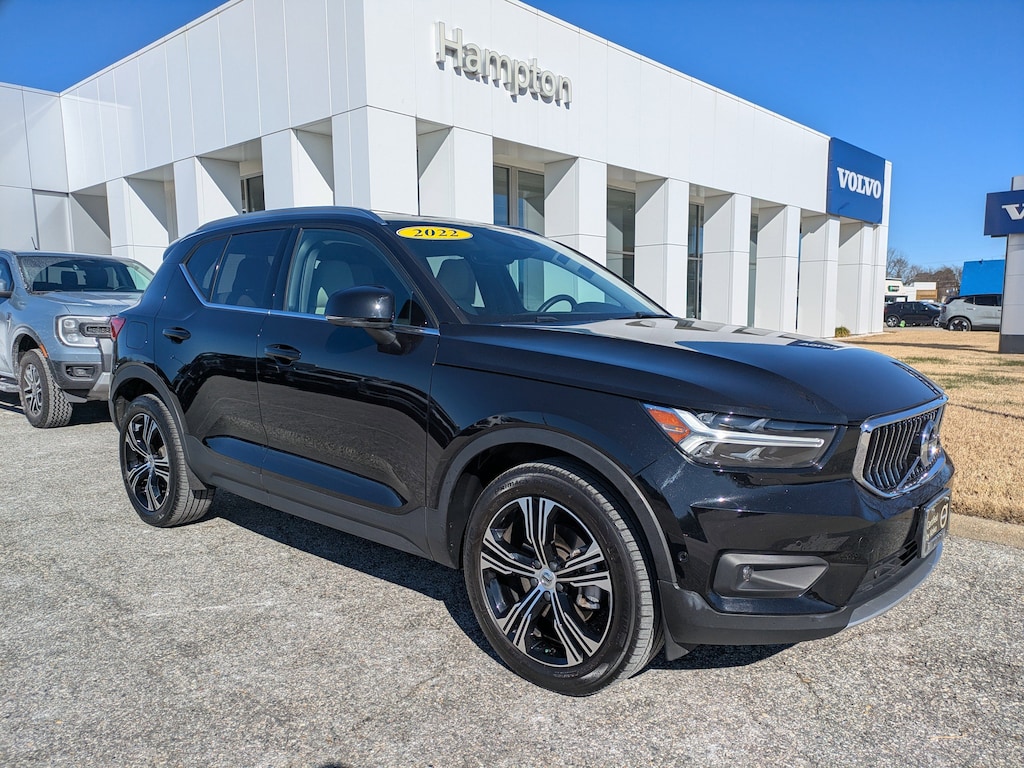 Certified 2022 Volvo XC40 Inscription T4 FWD Inscription
