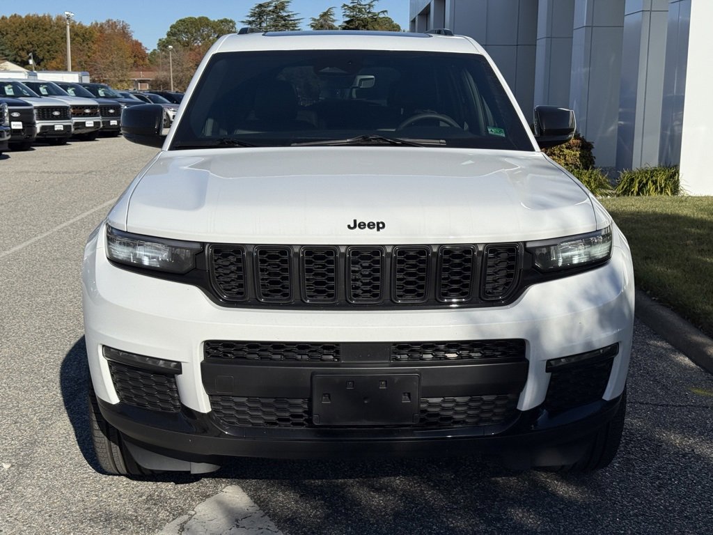 2025 Jeep Grand Cherokee Limited photo 3