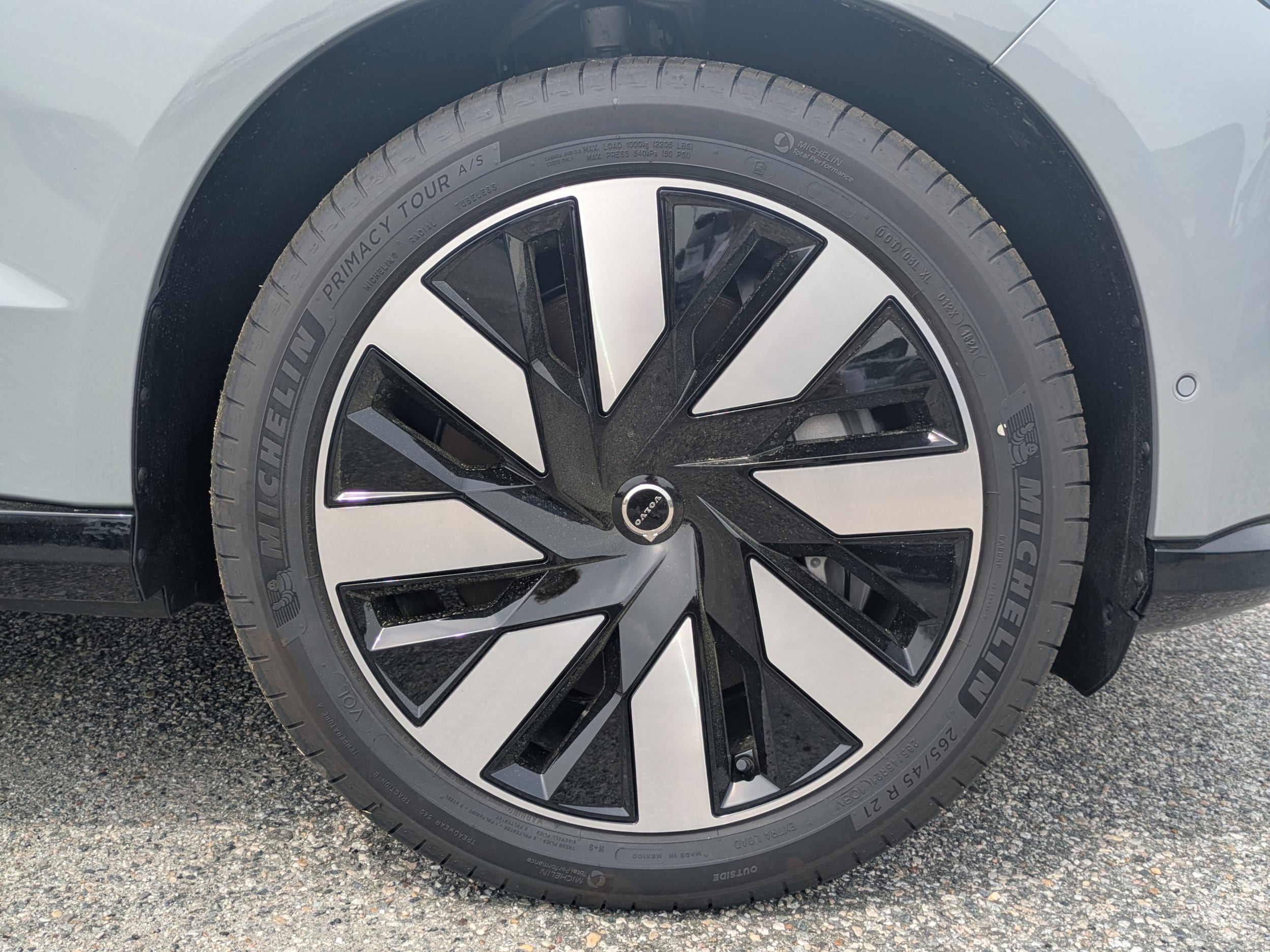 2025 Volvo EX90 Ultra - Photo 11