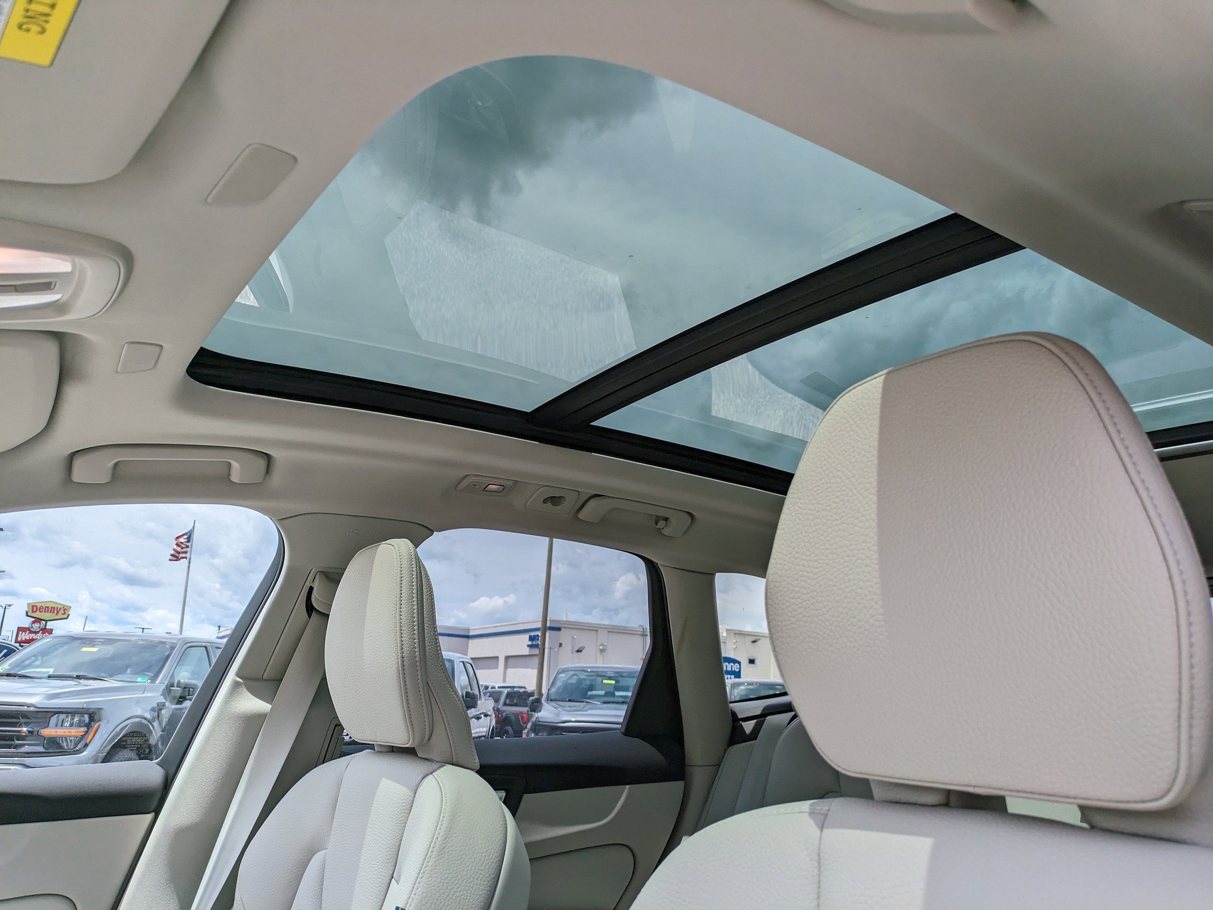 2025 Volvo XC60 Plus - Photo 19