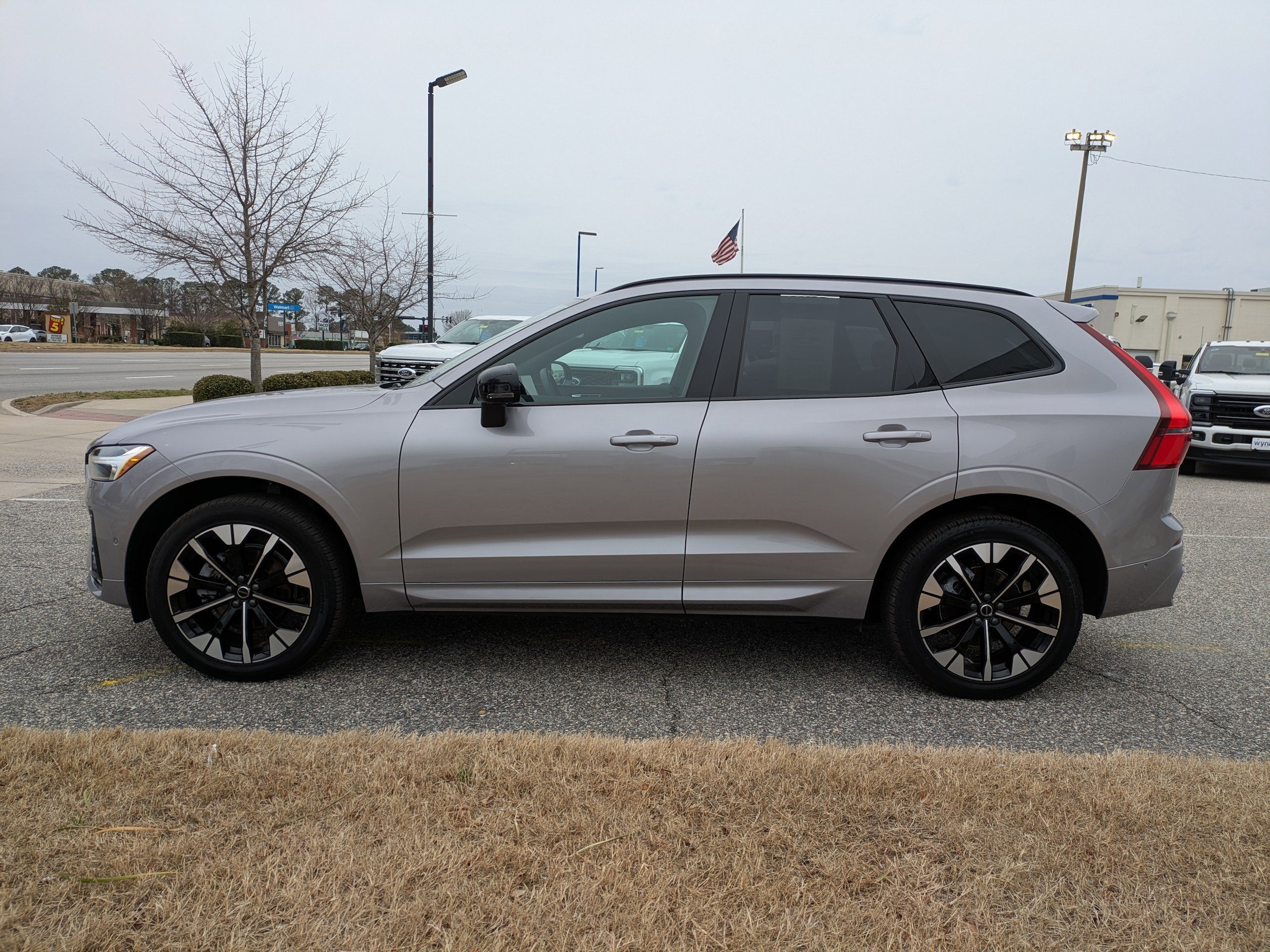 2026 Volvo XC60 Plus - Photo 7