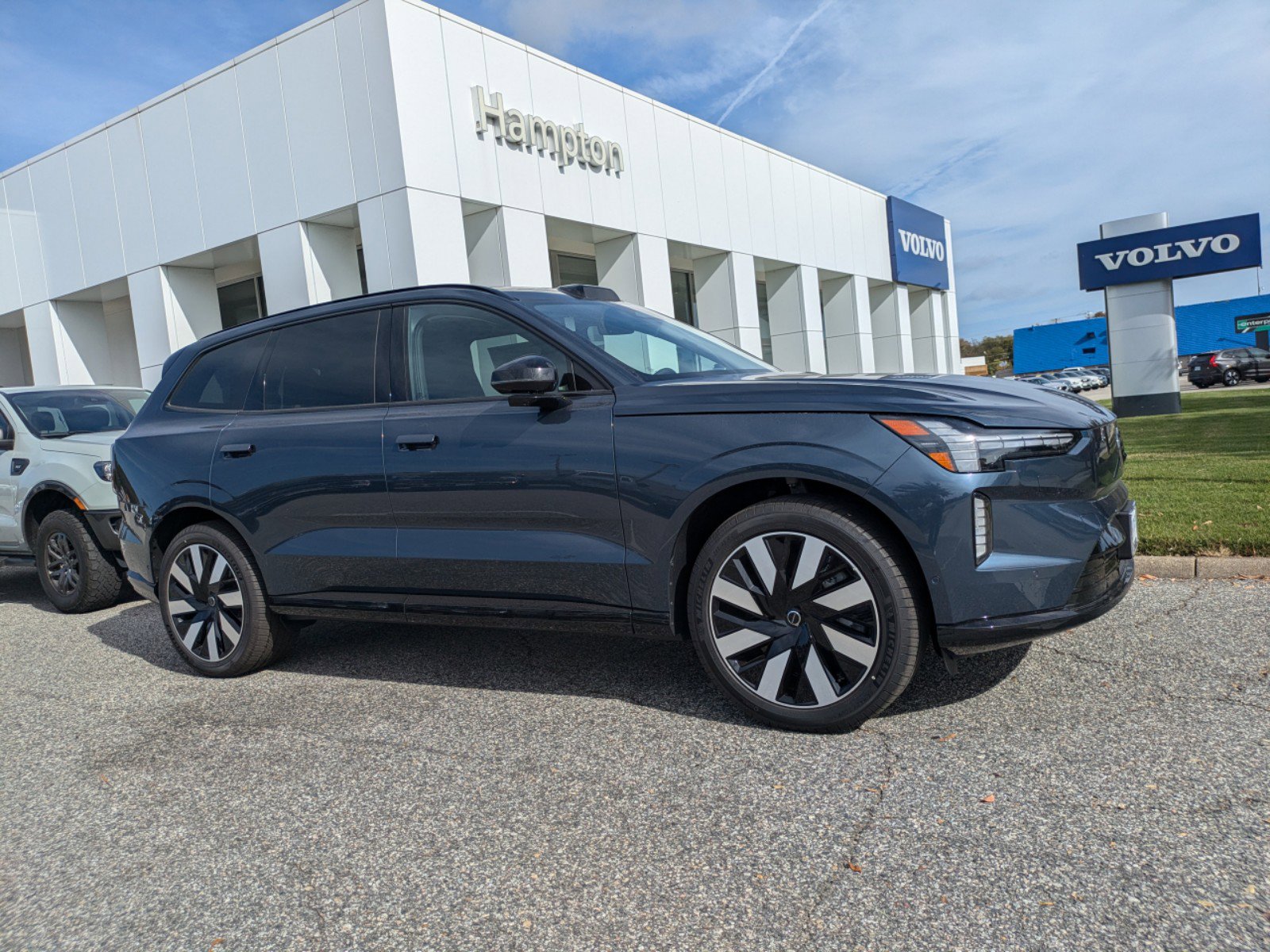 2025 Volvo EX90 Twin Motor Performance Ultra photo 2
