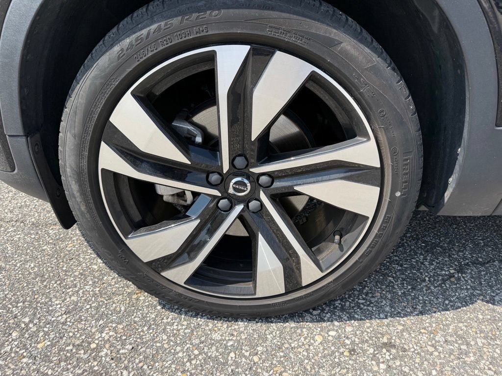 Used 2023 Volvo XC40 Ultimate Dark Theme B5 AWD Ultimate Dark Theme