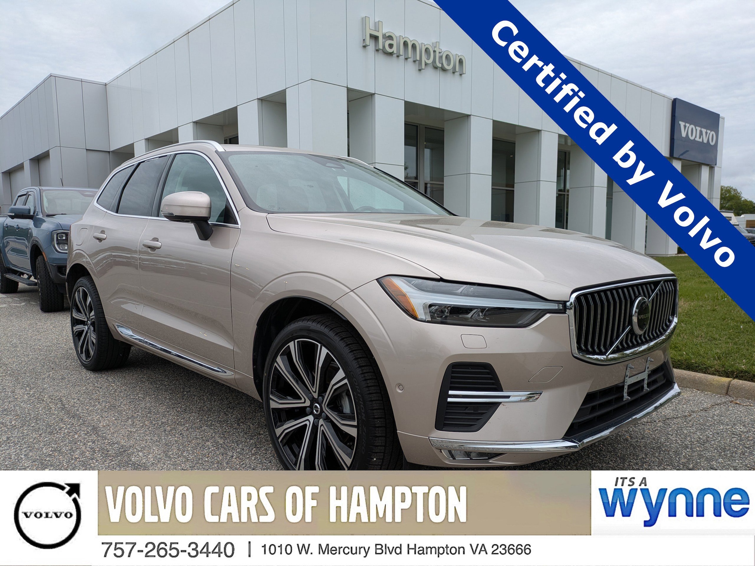 2023 Volvo XC60 B5 Ultimate Bright Theme AWD's photo