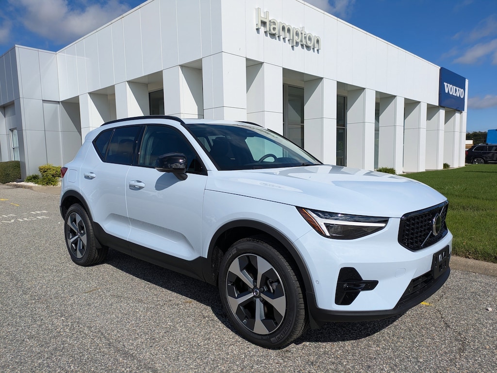 New 2026 Volvo XC40 B5 Plus SUV