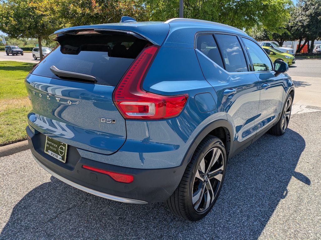 Certified 2023 Volvo XC40 Plus Bright Theme B5 AWD Plus Bright Theme