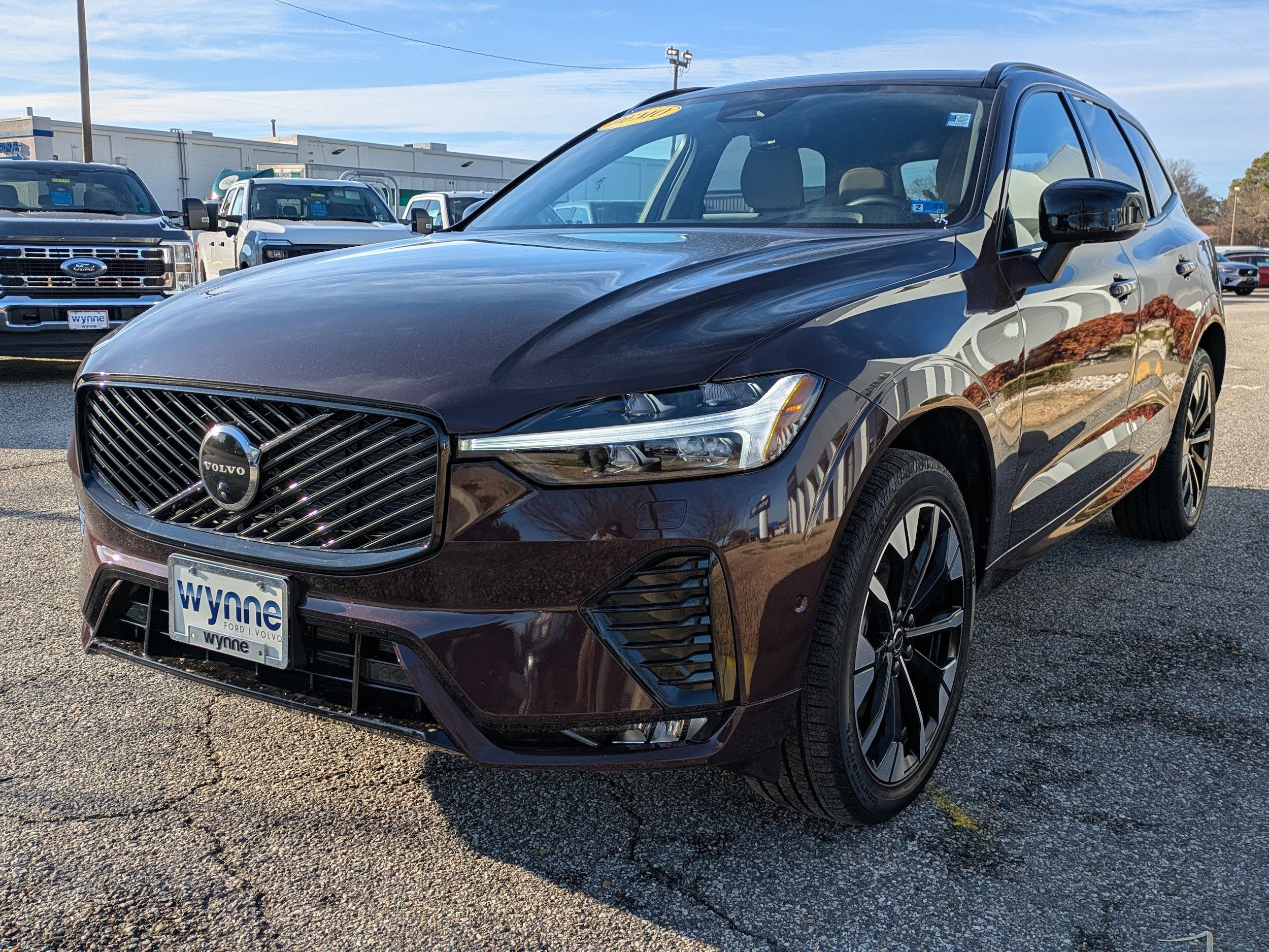 2026 Volvo XC60 Plus - Photo 8