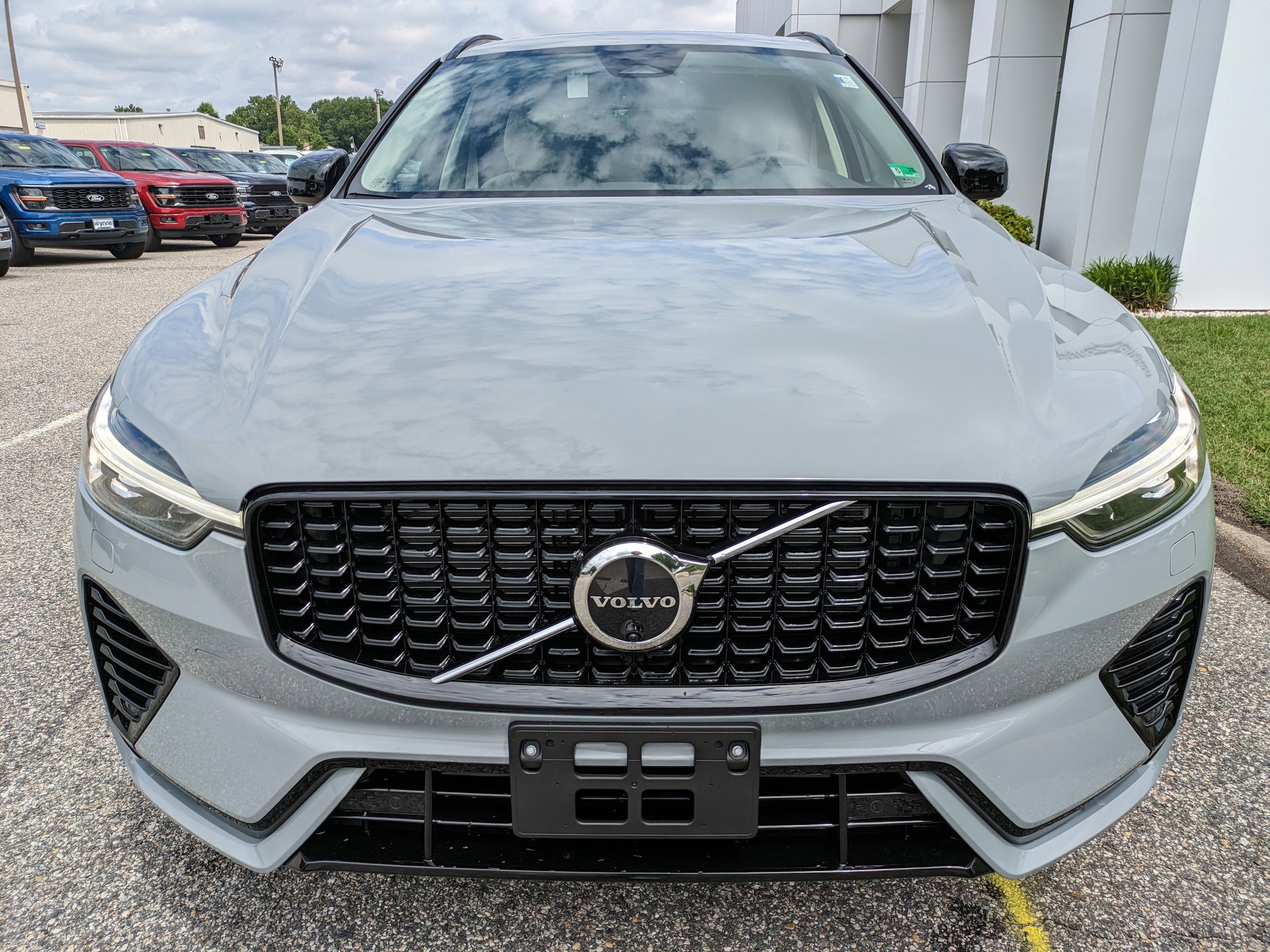 2025 Volvo XC60 Plus - Photo 9