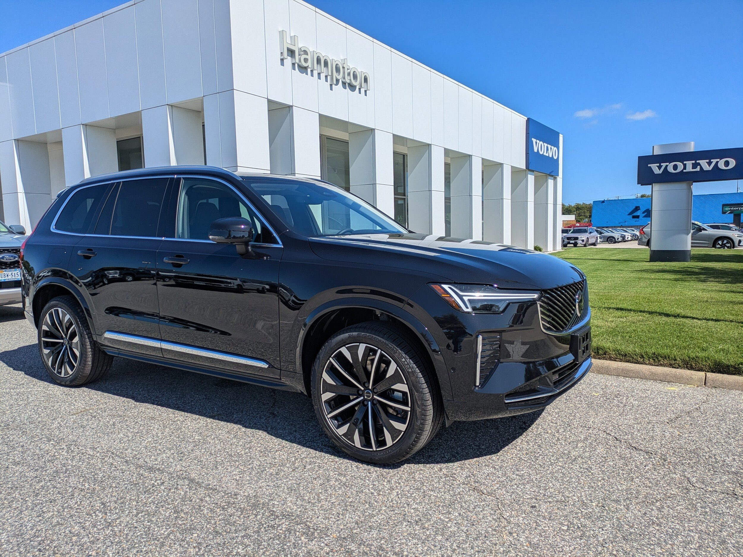 2026 Volvo XC90 photo 2