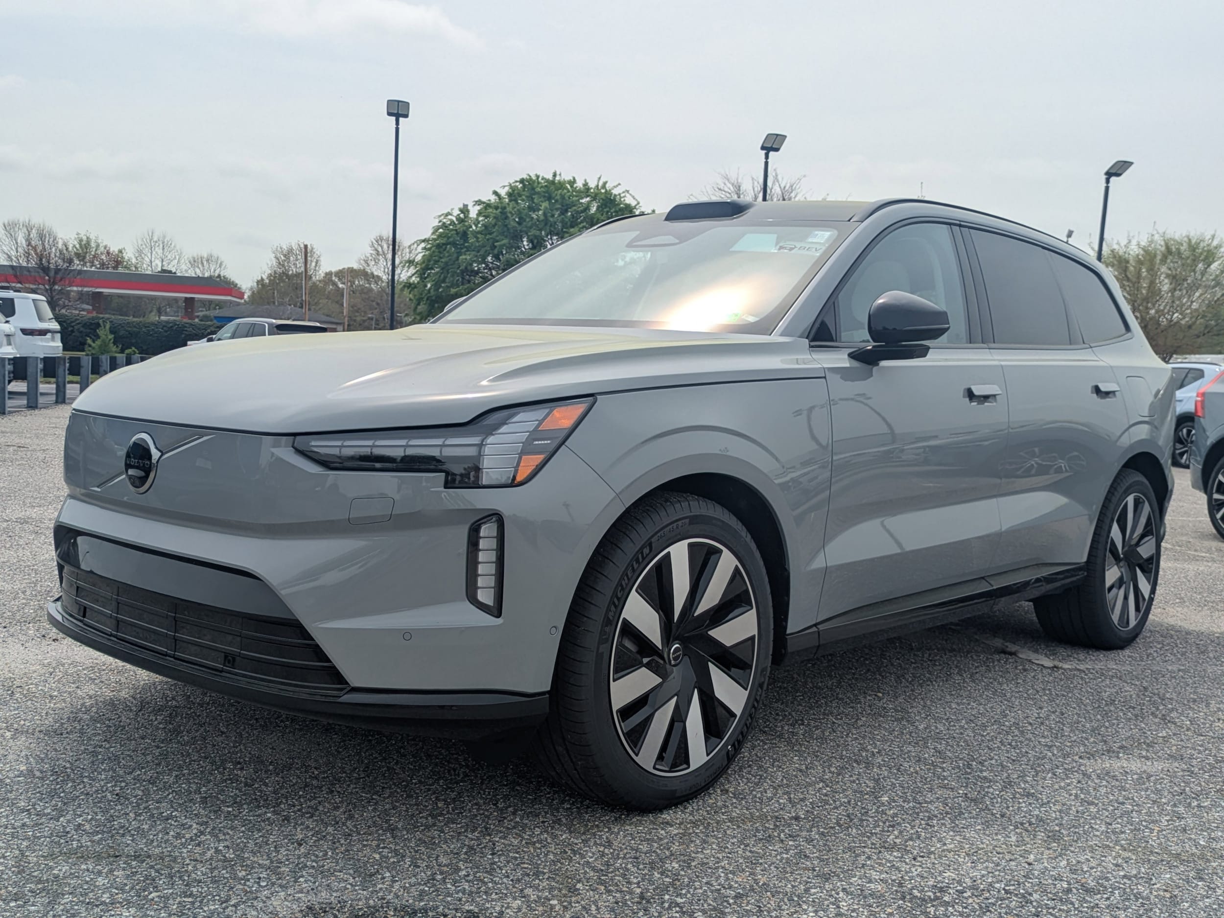 2025 Volvo EX90 Ultra - Photo 8
