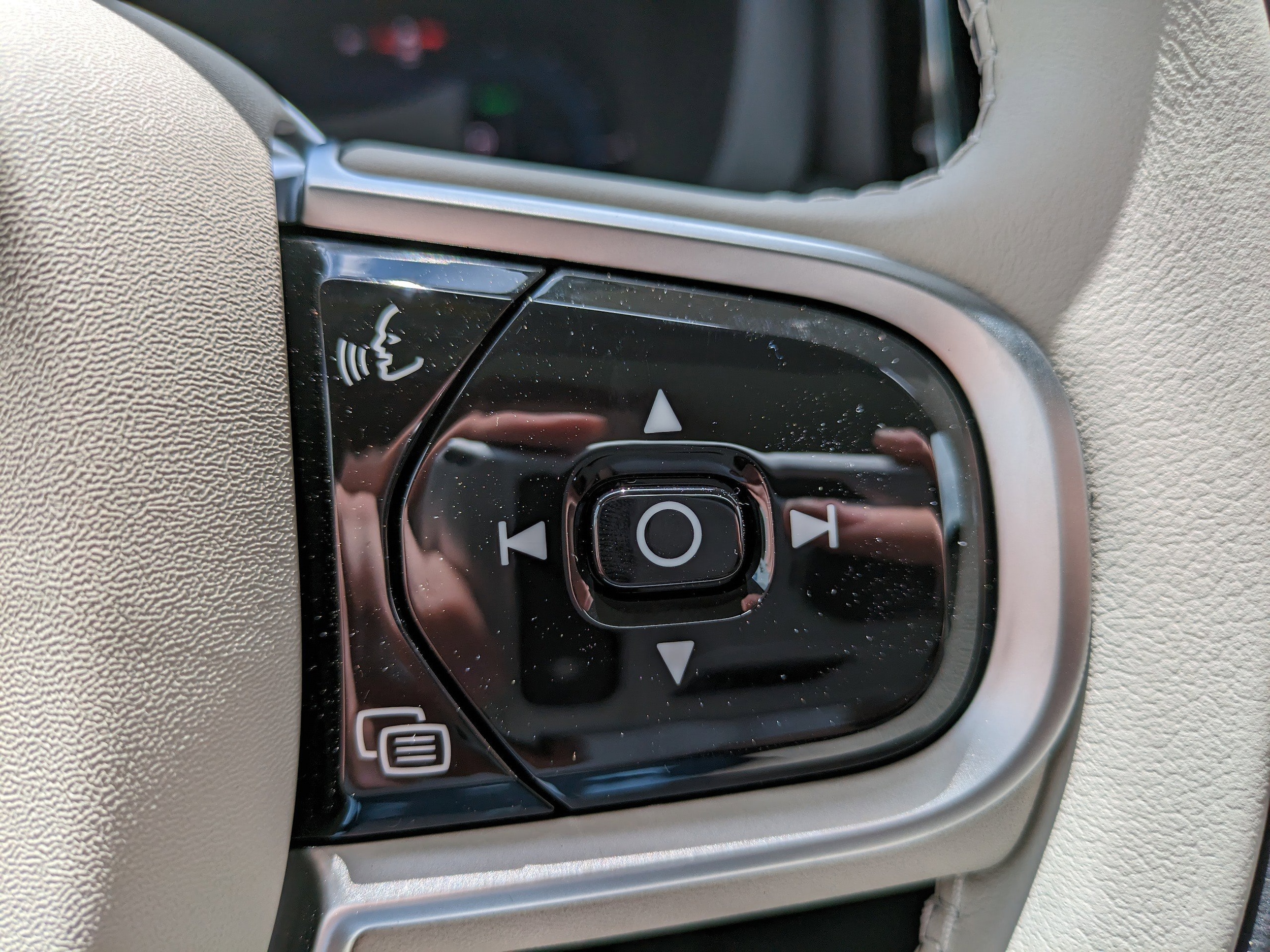 2025 Volvo XC60 Plus - Photo 25