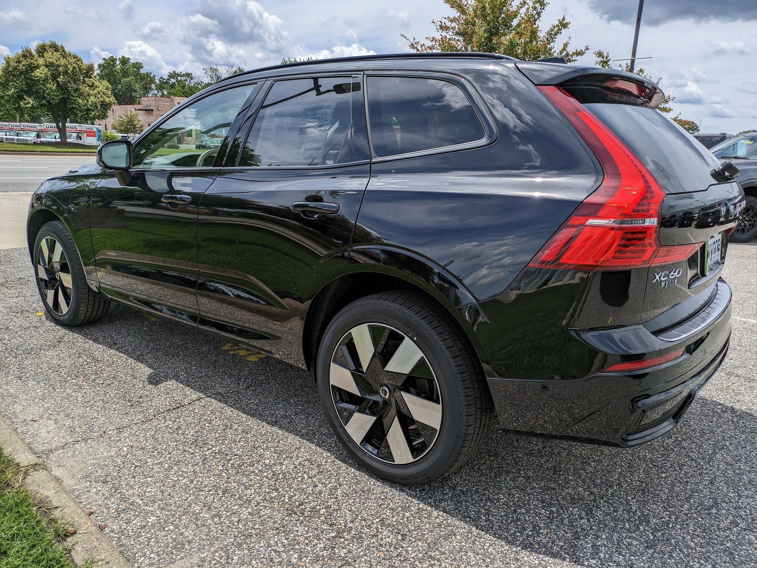 2025 Volvo XC60 Plus - Photo 6