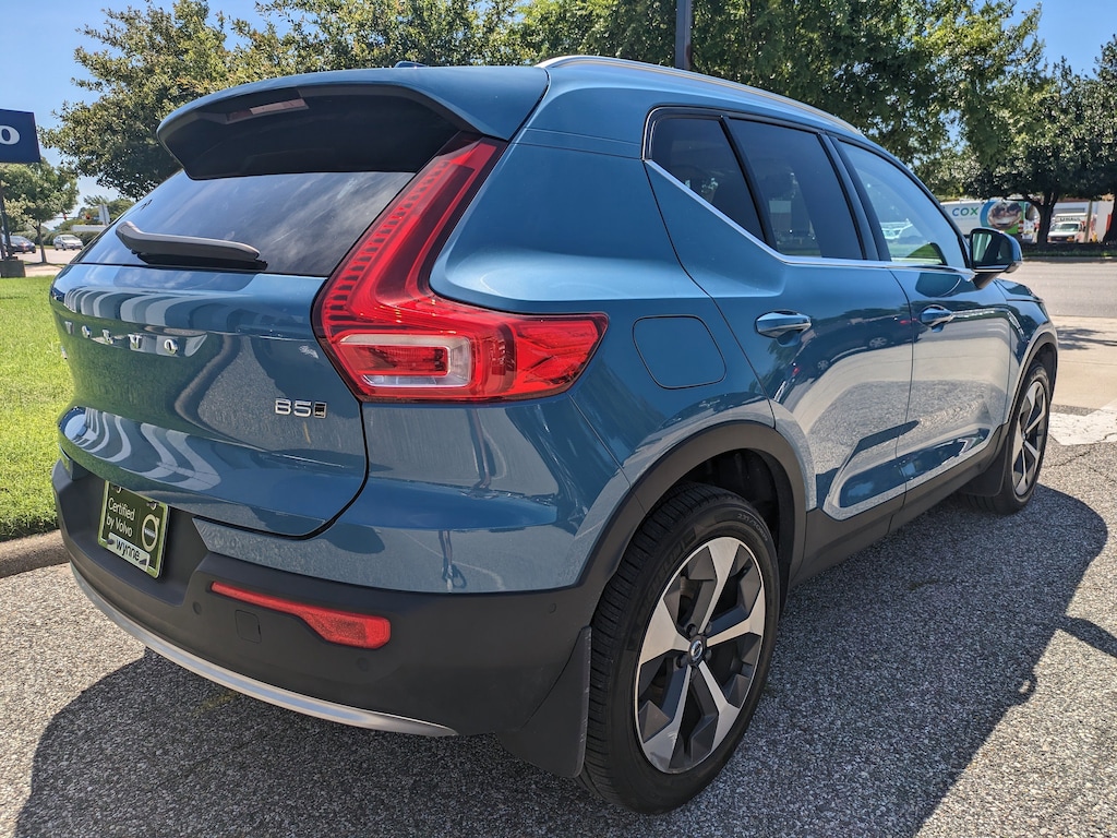Certified 2024 Volvo XC40 Plus Bright Theme B5 AWD Plus Bright Theme