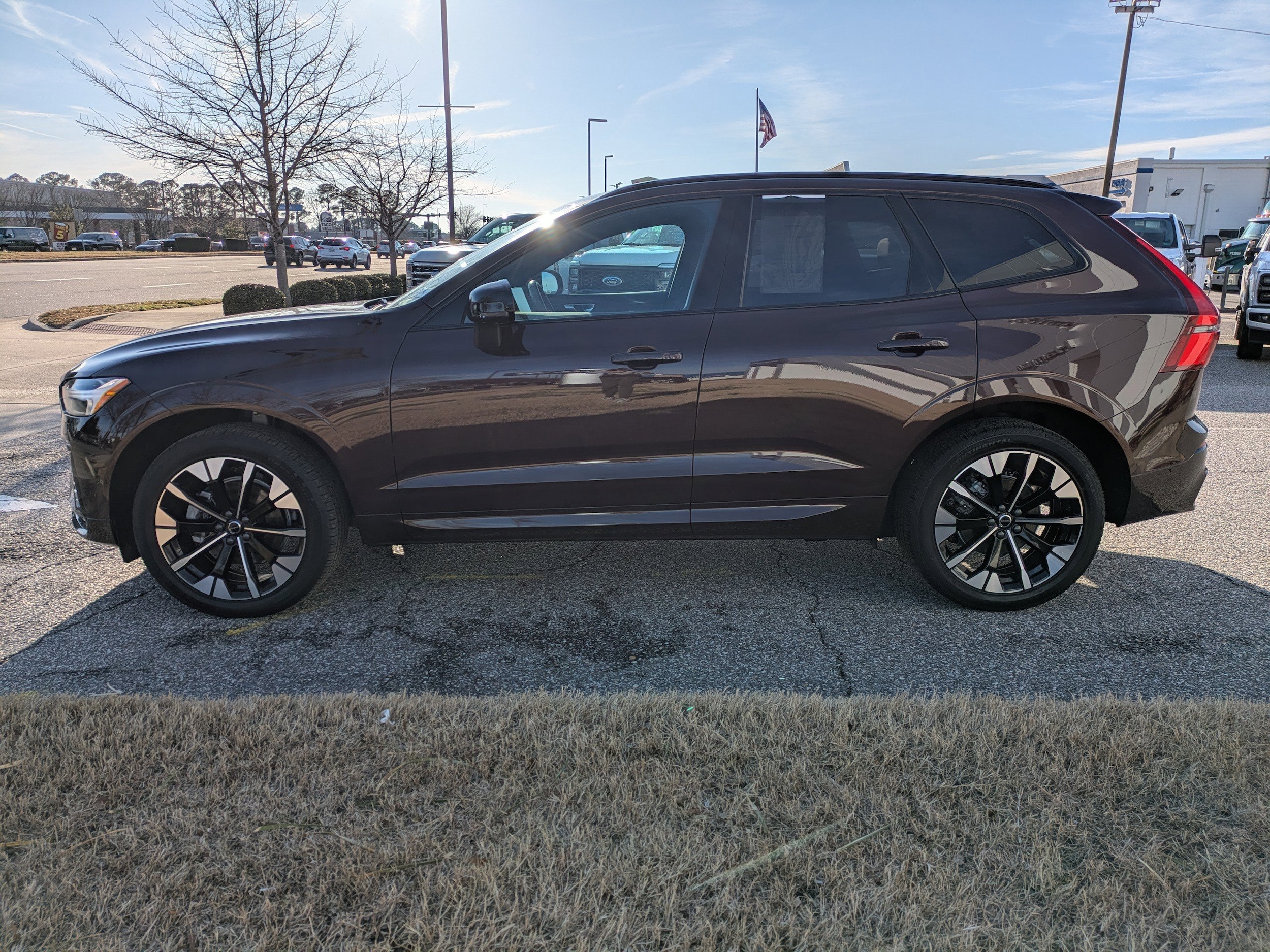 2026 Volvo XC60 Plus - Photo 7