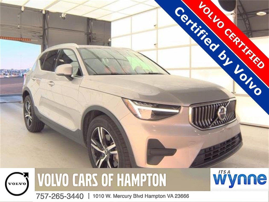 Certified 2025 Volvo XC40 Core Bright Theme B5 AWD Core Bright Theme