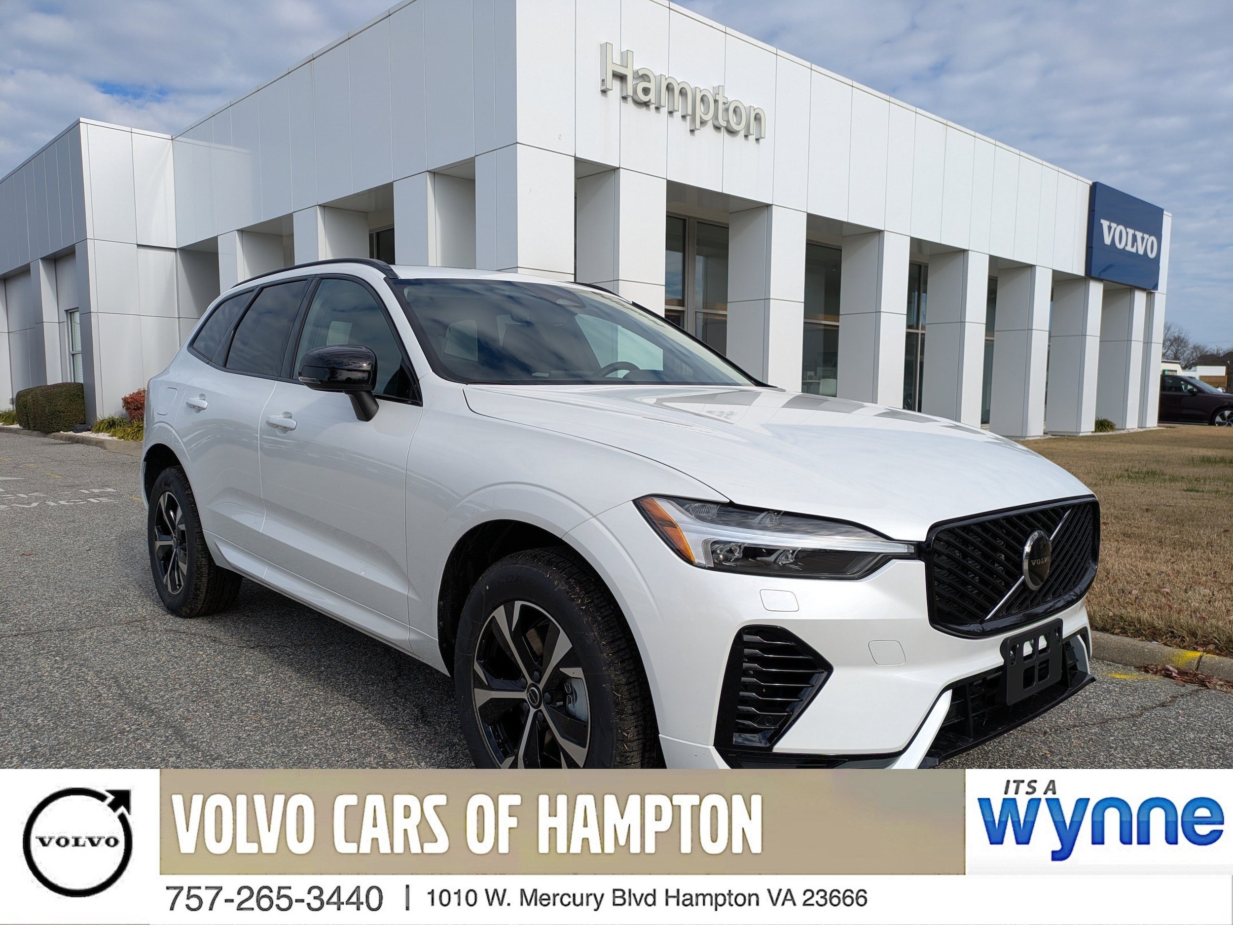 2026 Volvo XC60 Core's photo