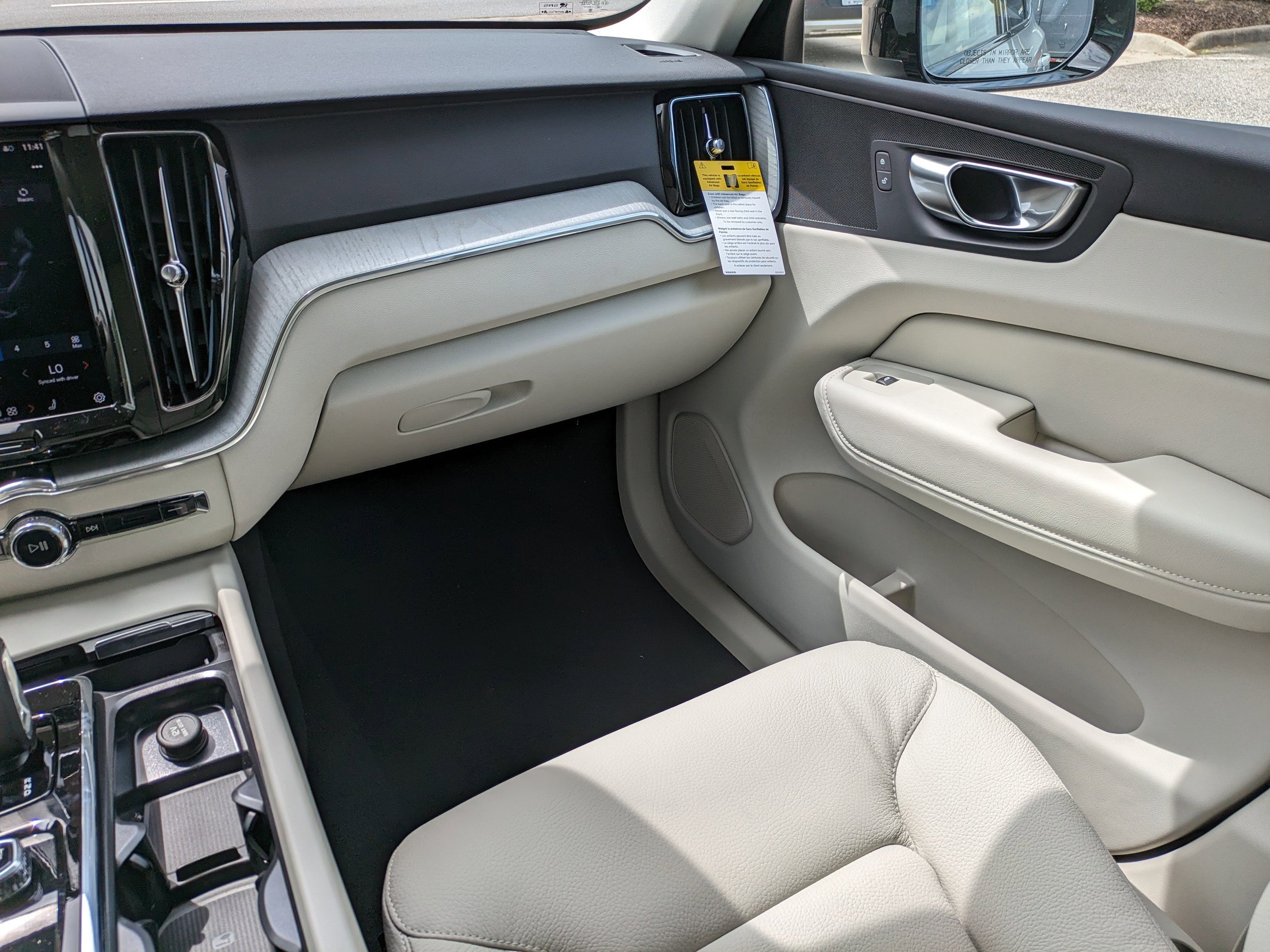 2025 Volvo XC60 Plus - Photo 16