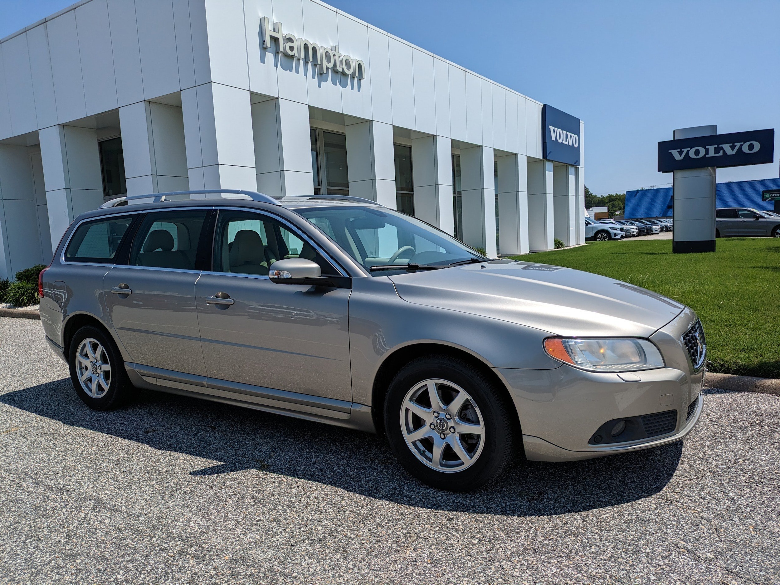 Used 2008 Volvo V70 3.2 with VIN YV1BW982181009629 for sale in Hampton, VA