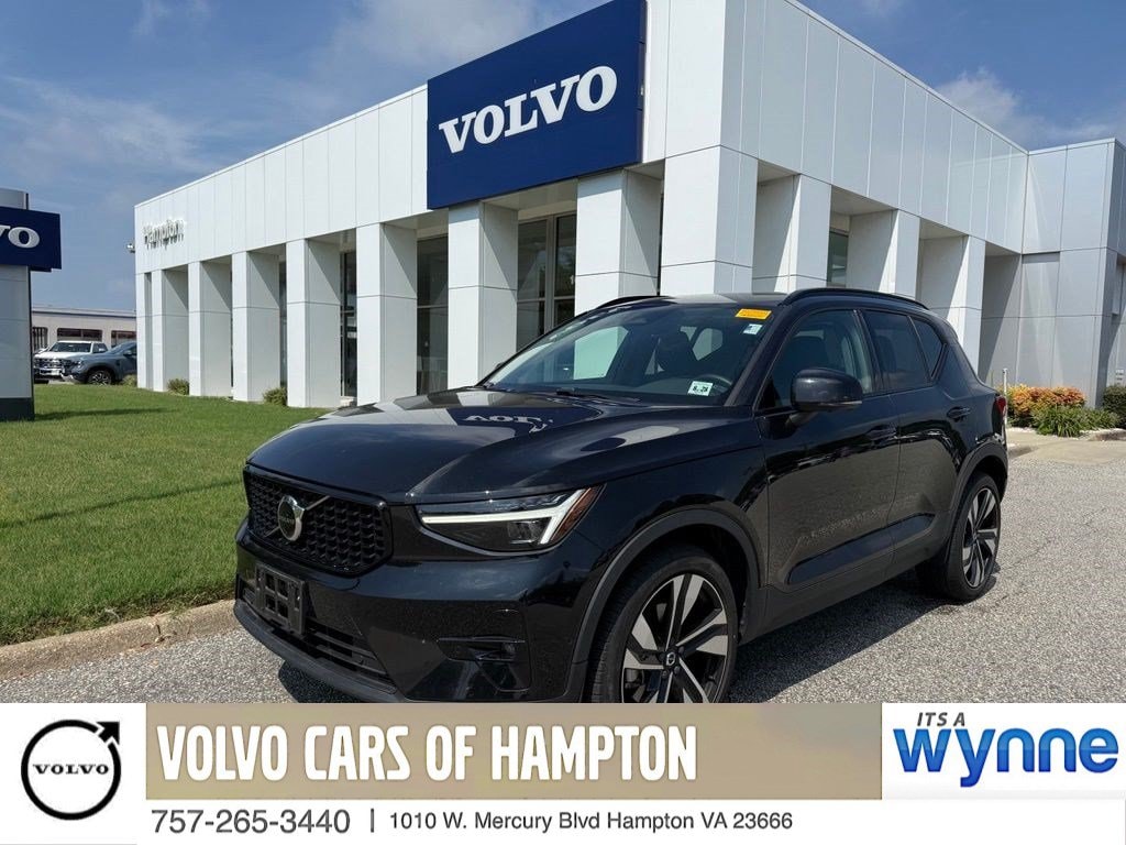 Used 2023 Volvo XC40 Ultimate Dark Theme B5 AWD Ultimate Dark Theme