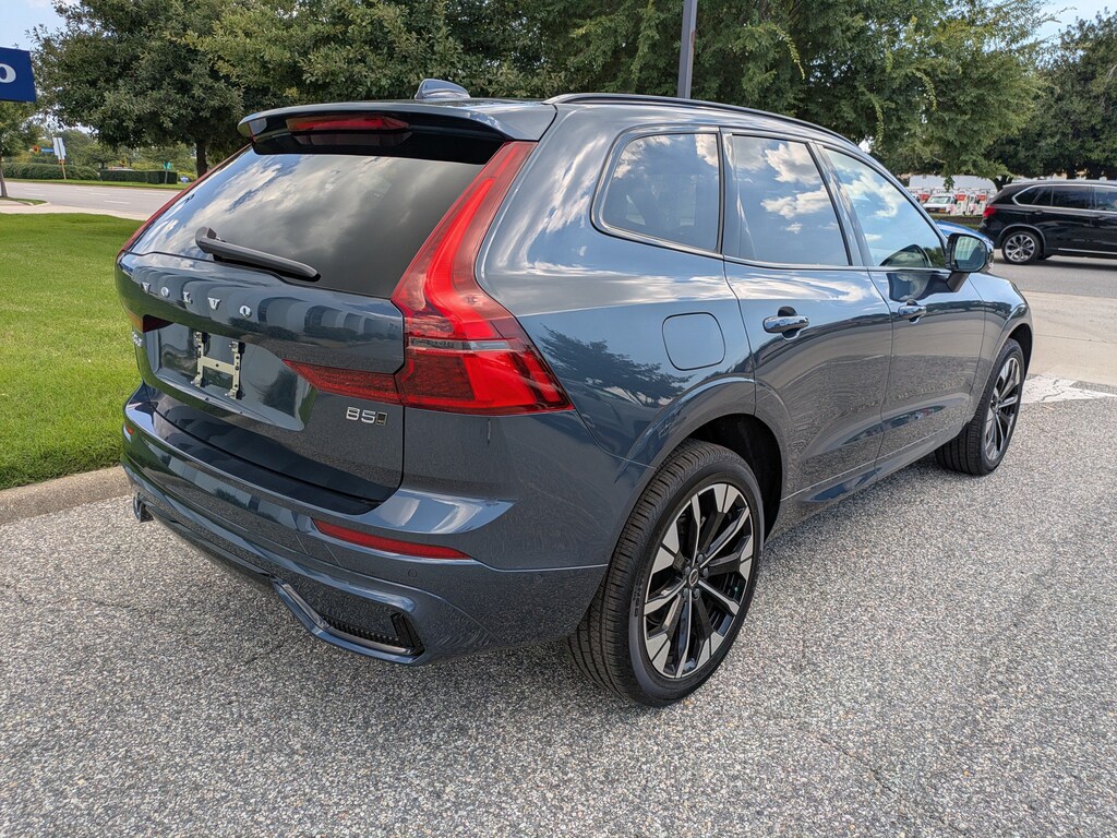 New 2026 Volvo XC60 B5 Plus SUV