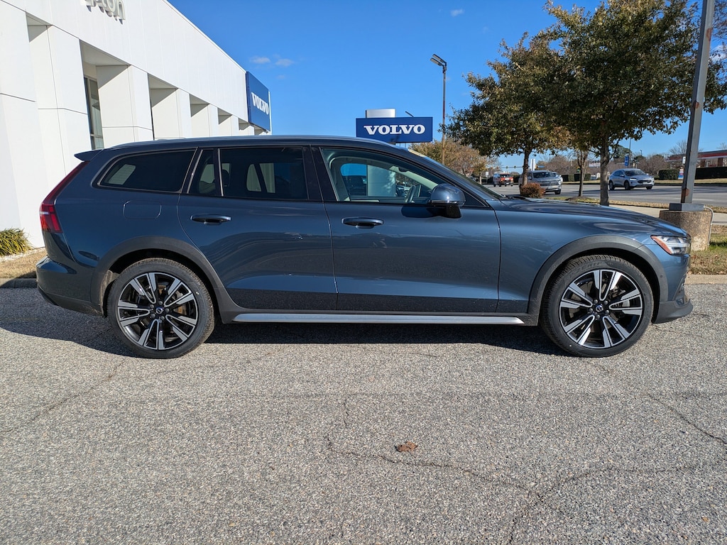 Used 2020 Volvo V60 Cross Country T5 T5 AWD