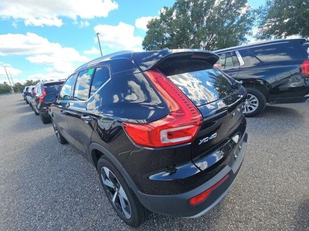 2025 Volvo XC40 Plus AWD photo 4