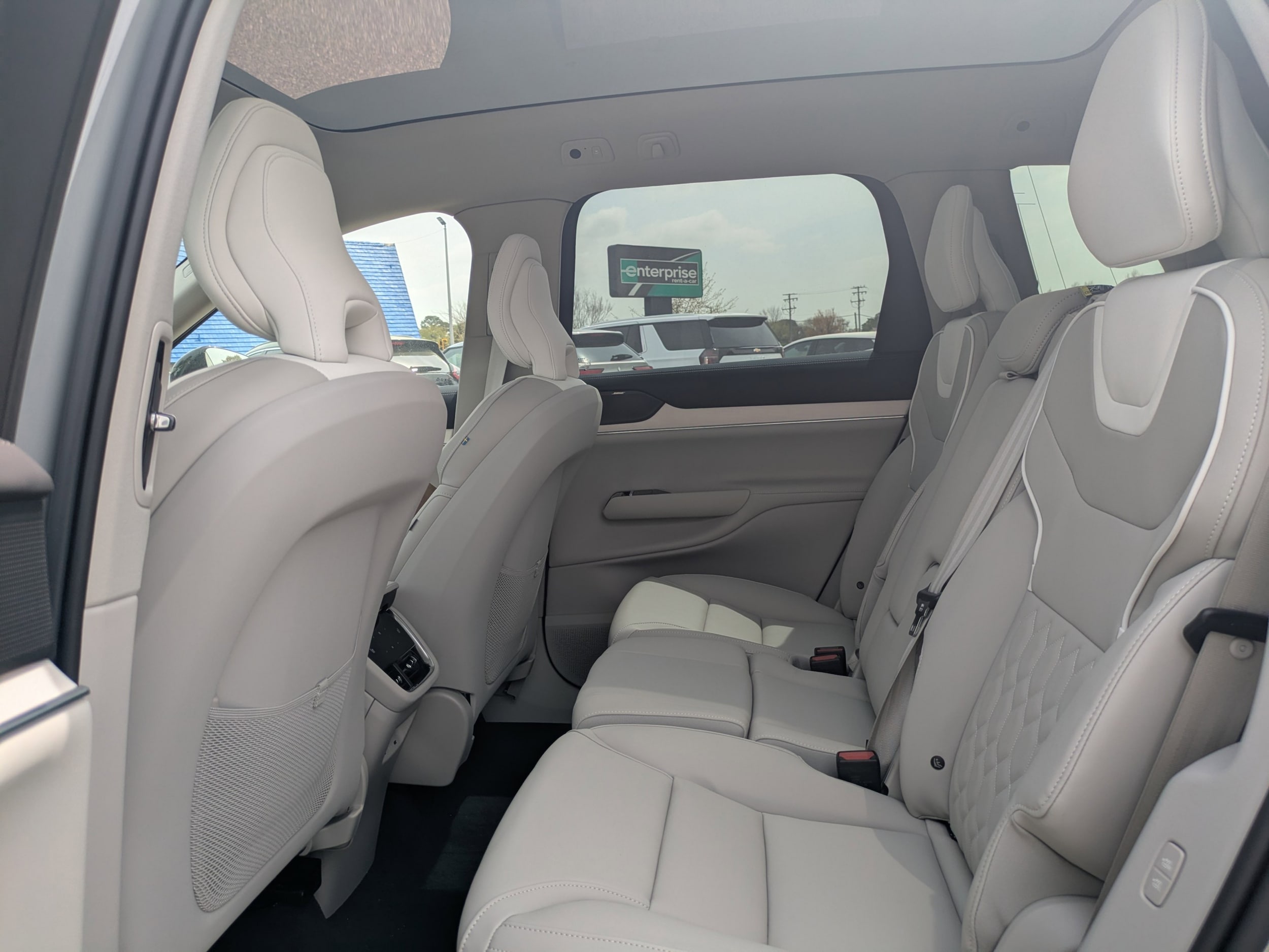 2025 Volvo EX90 Ultra - Photo 14