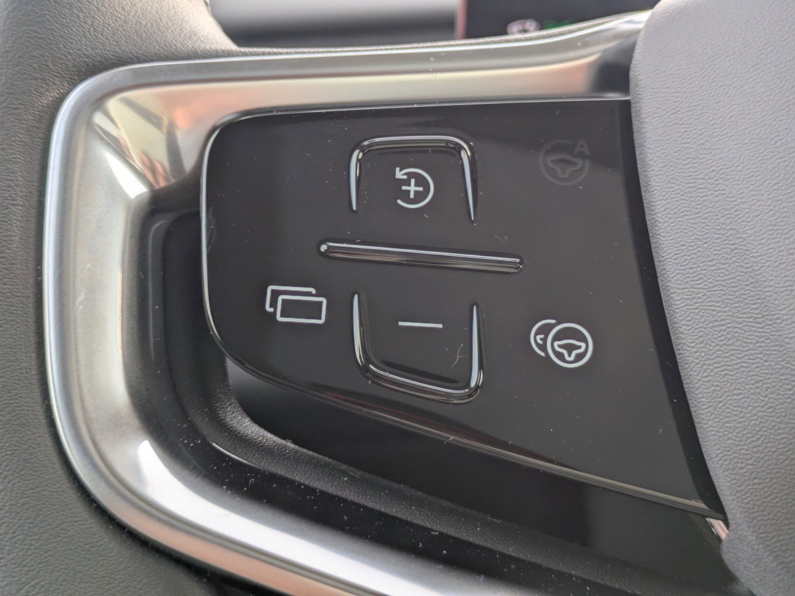 2025 Volvo EX90 Ultra - Photo 28