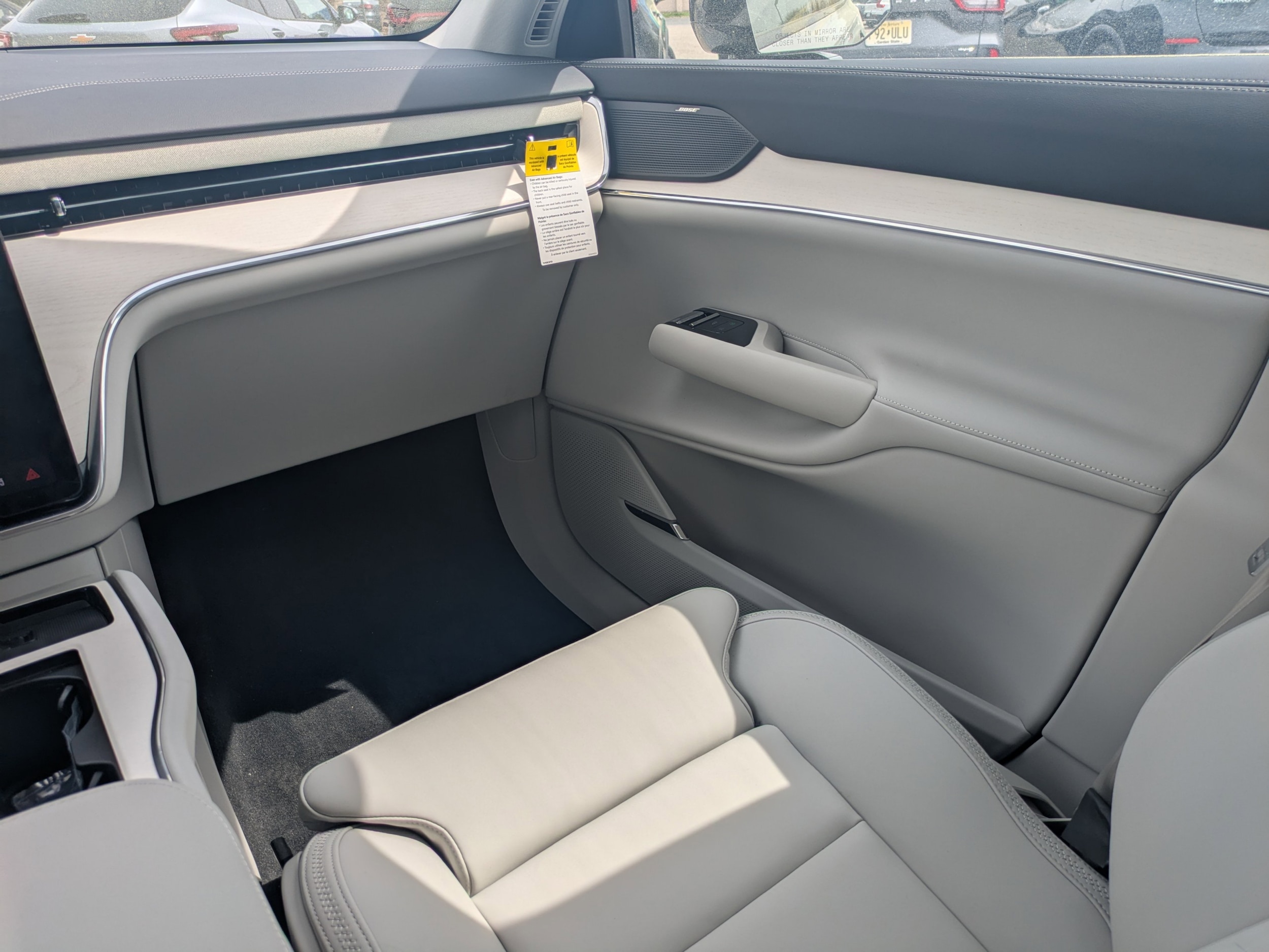 2025 Volvo EX90 Ultra - Photo 17
