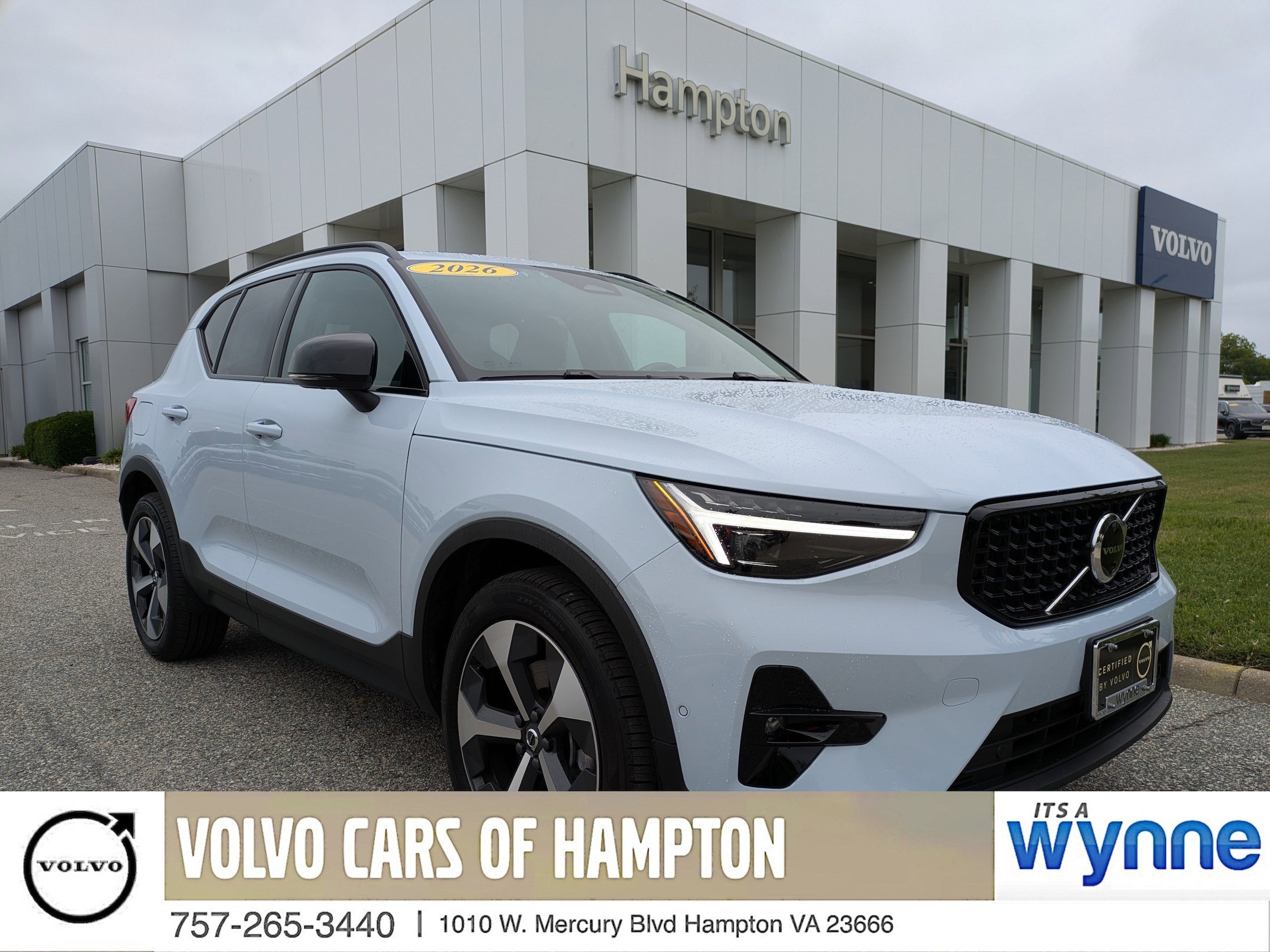2026 Volvo XC40 B5 Plus Dark AWD's photo