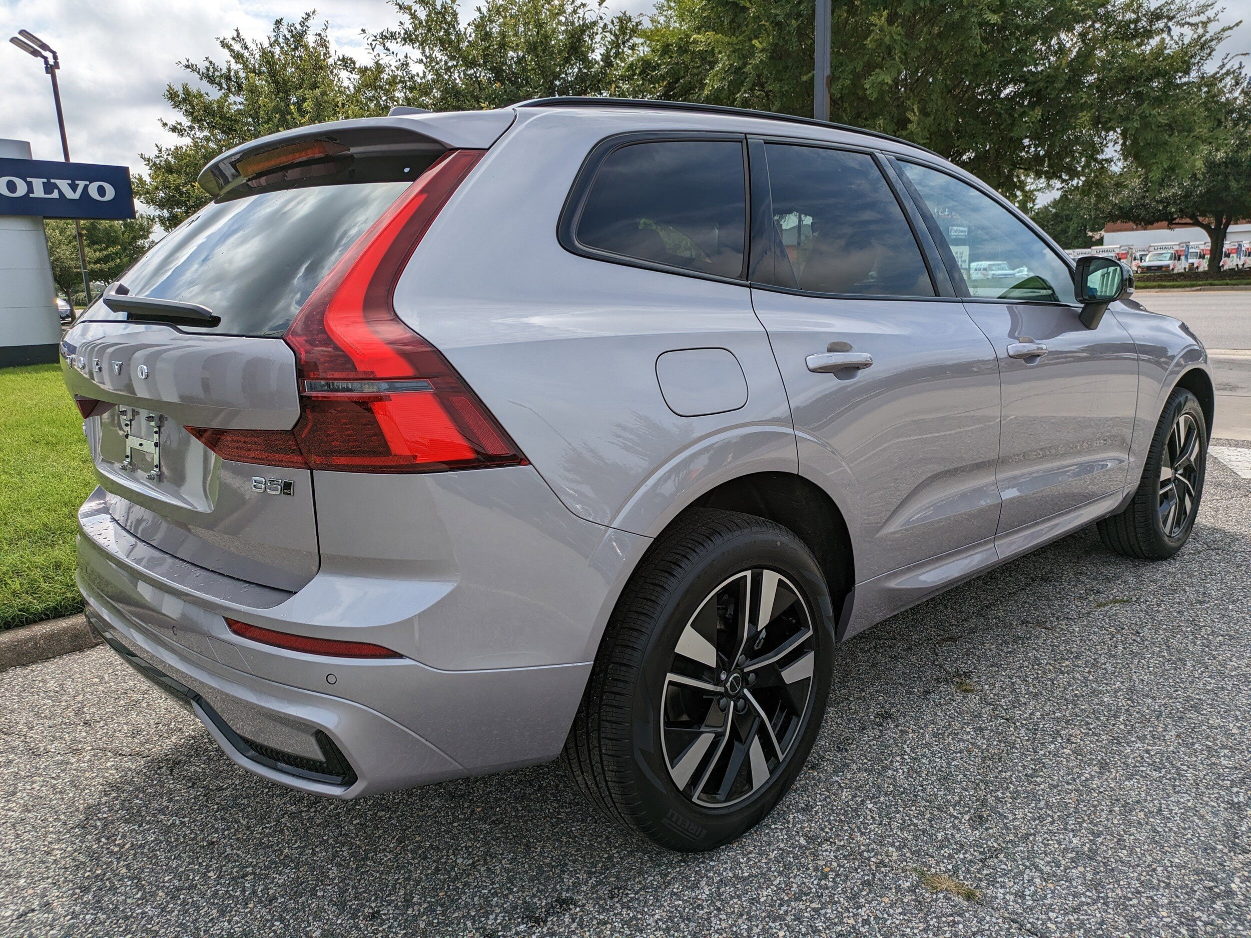 2026 Volvo XC60 B5 Core photo 4